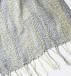 グレーマフラー商品アップ