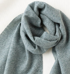 水色マフラー商品アップ