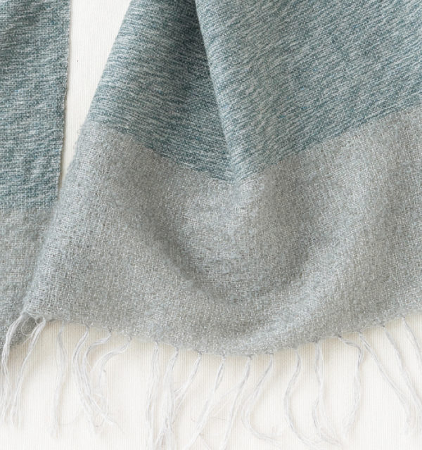 水色マフラー商品アップ