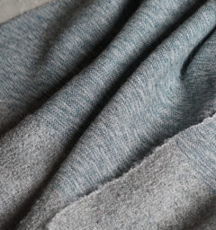 水色マフラー商品アップ