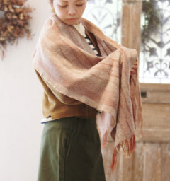 オレンジマフラーモデル着用