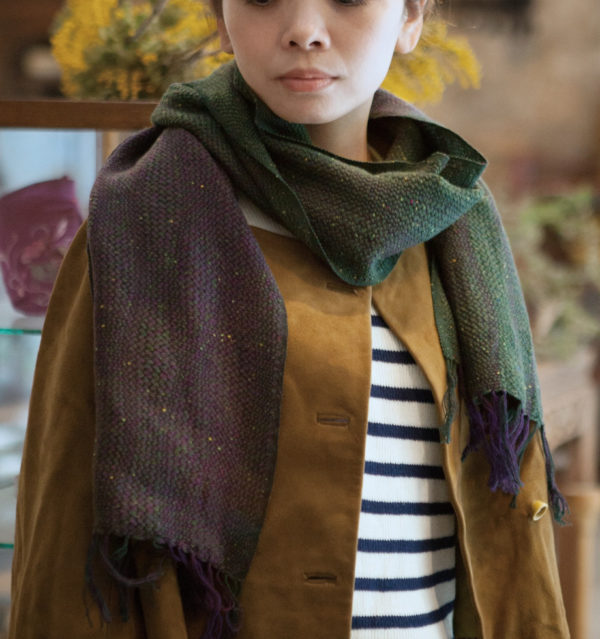 グリーンマフラーモデル着用