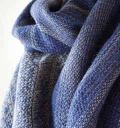 ブルーマフラー商品アップ